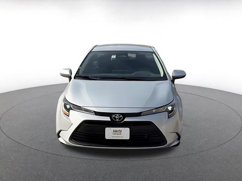Used 2025 Toyota Corolla LE image 4