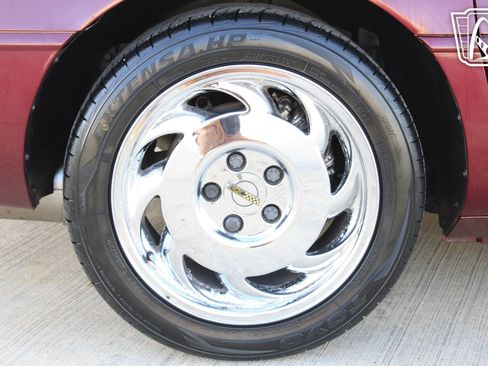 Used 1993 Chevrolet Corvette Coupe RWD image 38