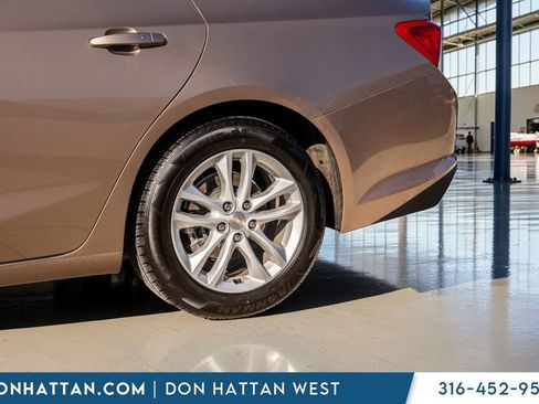 Used 2018 Chevrolet Malibu LT w/ Leather Package image 27