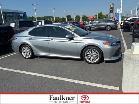 Certified 2019 Toyota Camry XLE w/ Driver Assist Package FWD image 3