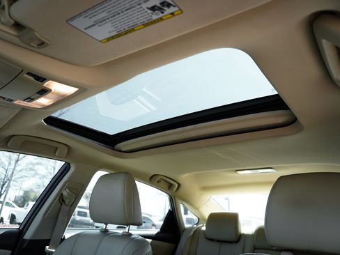 Used 2016 Toyota Avalon Touring image 27