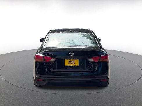 Used 2025 Nissan Altima 2.5 SV FWD image 12