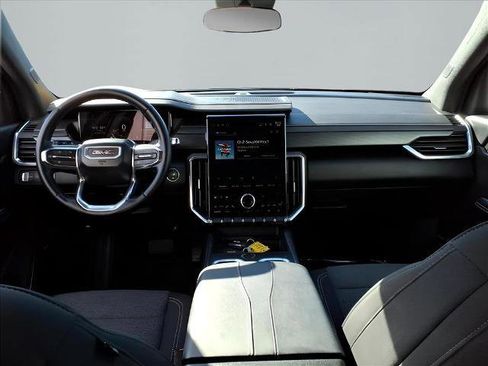 Used 2025 GMC Acadia Elevation image 7