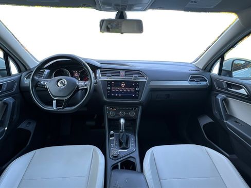 Used 2018 Volkswagen Tiguan SEL w/ 3rd Row Seat Package AWD/4WD image 29
