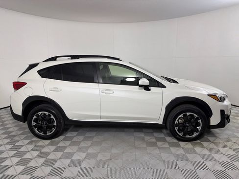 Used 2023 Subaru Crosstrek 2.0i Premium image 4