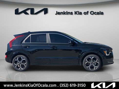 New 2025 Kia Niro EX Touring image 2