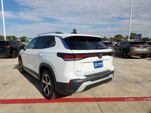 New 2025 Volkswagen Tiguan SE image 5