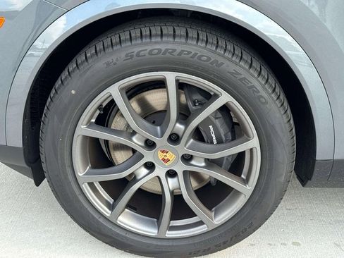 New 2026 Porsche Cayenne AWD/4WD image 8