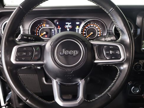 Used 2022 Jeep Gladiator Overland w/ Popular Equipment Package AWD/4WD image 3