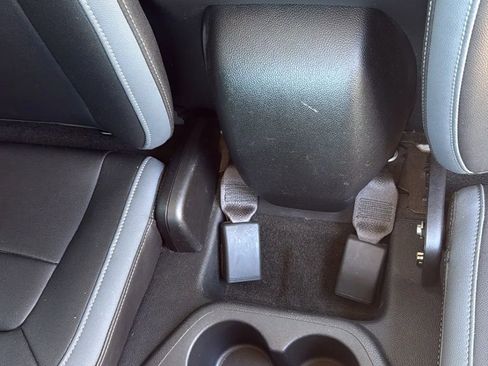 Used 2016 Chevrolet Colorado Z71 AWD/4WD image 24