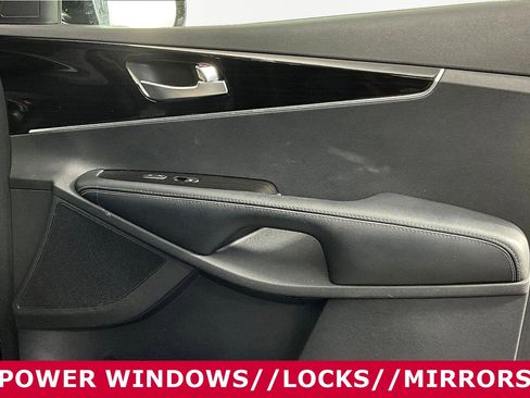 Used 2020 Kia Sorento LX AWD/4WD image 25