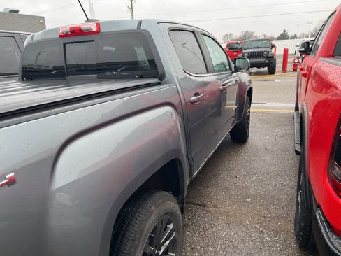 Used 2020 GMC Canyon SLE w/ Elevation Edition image 15