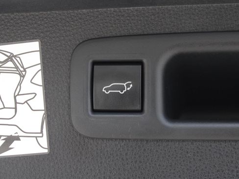 Used 2022 Toyota Highlander Platinum AWD/4WD image 9