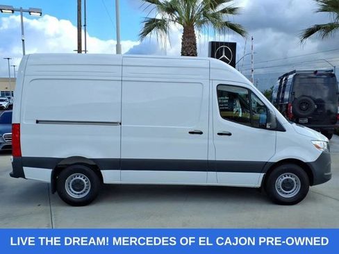 Used 2025 Mercedes-Benz Sprinter 2500 image 21