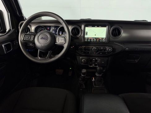 Used 2023 Jeep Wrangler Unlimited w/ 8.4" Radio Group image 13