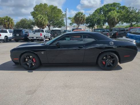Used 2022 Dodge Challenger SRT Hellcat w/ Plus Package RWD image 2