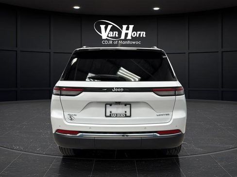 Used 2022 Jeep Grand Cherokee Limited AWD/4WD image 4