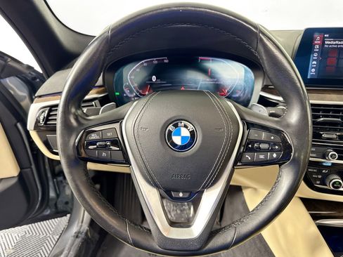 Used 2020 BMW 530i xDrive w/ Convenience Package image 11