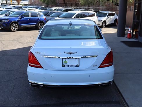 Used 2017 Genesis G90 3.3T Premium RWD image 10