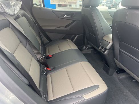 New 2026 Chevrolet Equinox LT w/ Convenience Package II FWD image 31