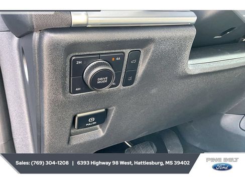 Certified 2025 Ford Expedition Platinum w/ Driver's Package AWD/4WD image 23