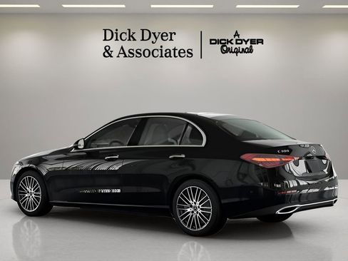 Used 2025 Mercedes-Benz C 300 Sedan image 25