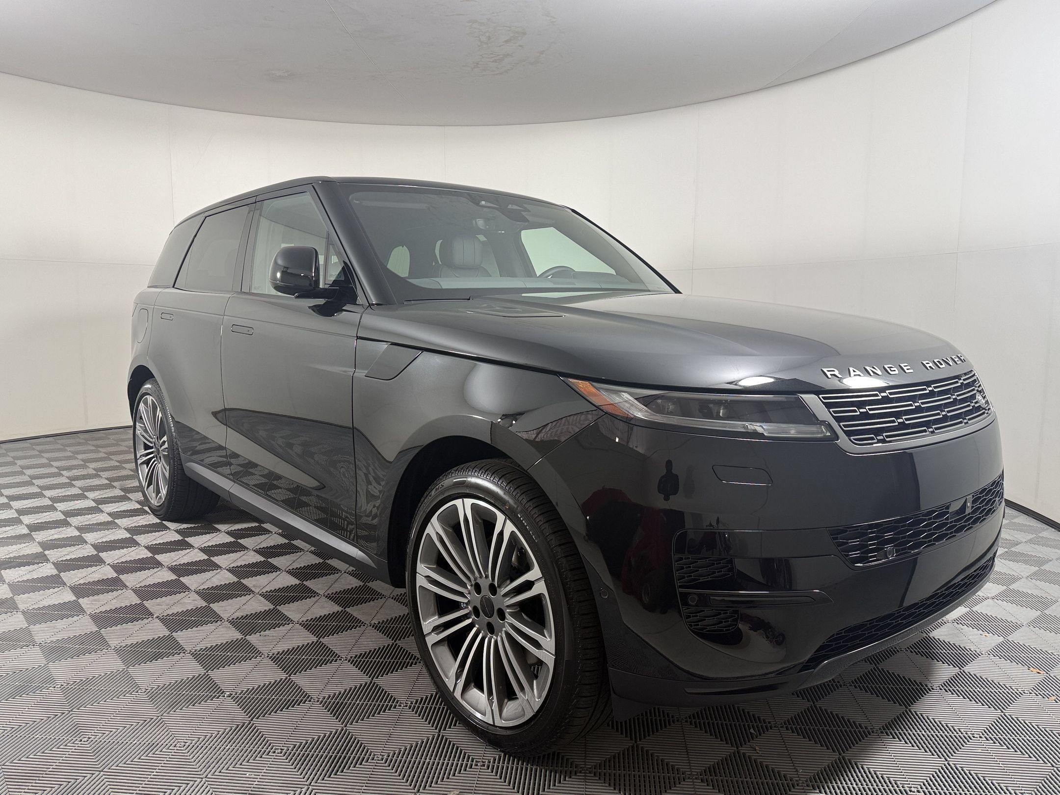 New 2027 Land Rover Range Rover Sport SE AWD/4WD image 7