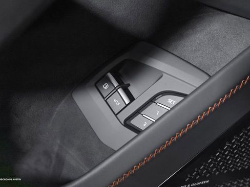 Used 2025 Lamborghini Urus SE image 21