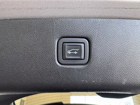 Used 2021 Chevrolet Blazer RS w/ Enhanced Convenience Package FWD image 26