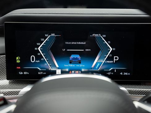 Used 2023 BMW i7 xDrive60 image 46