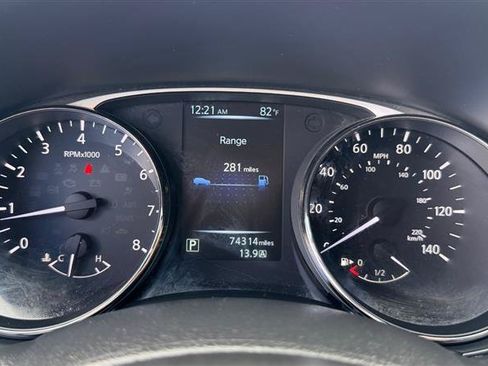 Used 2016 Nissan Rogue SV AWD/4WD image 30