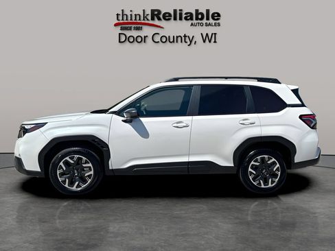 Used 2025 Subaru Forester Premium AWD/4WD image 2