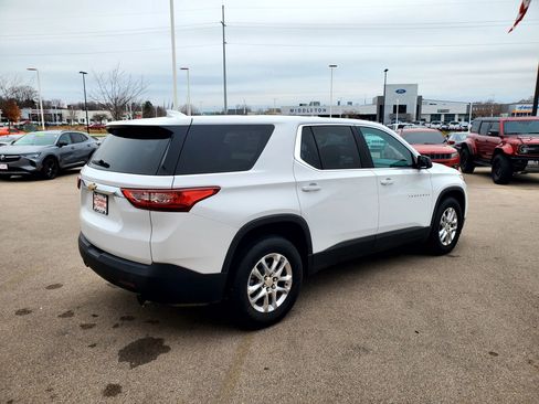 Used 2020 Chevrolet Traverse LS image 5