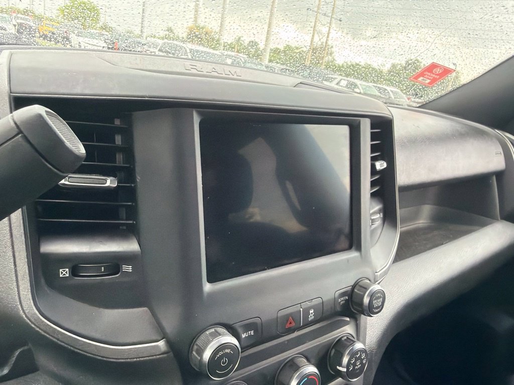 Used 2024 RAM 3500 2WD Crew Cab DRW image 15