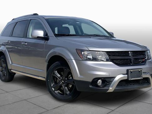 Used 2019 Dodge Journey Crossroad image 3