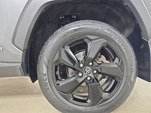 Used 2020 Toyota RAV4 Limited image 41