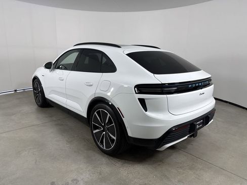Certified 2025 Porsche Macan Turbo Electric AWD/4WD image 3
