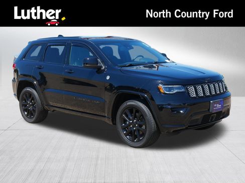 Used 2022 Jeep Grand Cherokee Laredo X AWD/4WD image 1