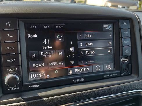 Used 2018 Dodge Grand Caravan SXT w/ Blacktop Package FWD image 20