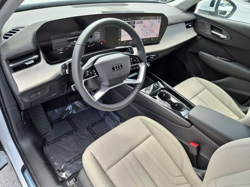 Used 2026 Audi Q3 quattro 2.0T AWD/4WD image 2