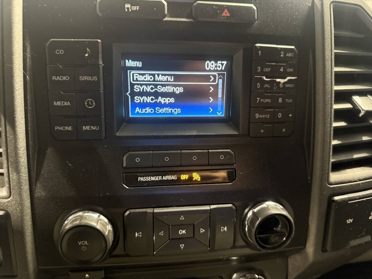 Used 2018 Ford F250 XL w/ Power Equipment Group AWD/4WD image 9