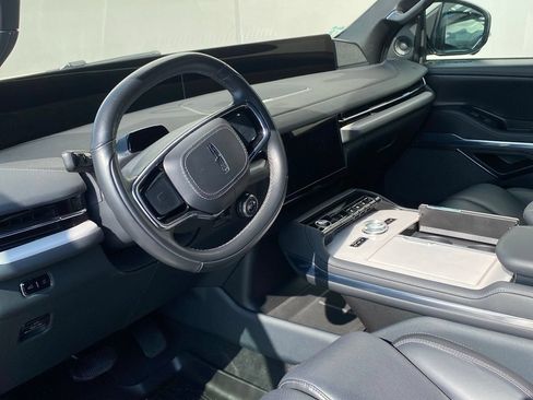 Used 2025 Lincoln Navigator L Reserve w/ Jet Appearance Package AWD/4WD image 7