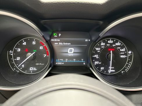 Used 2023 Alfa Romeo Stelvio Ti AWD/4WD image 13