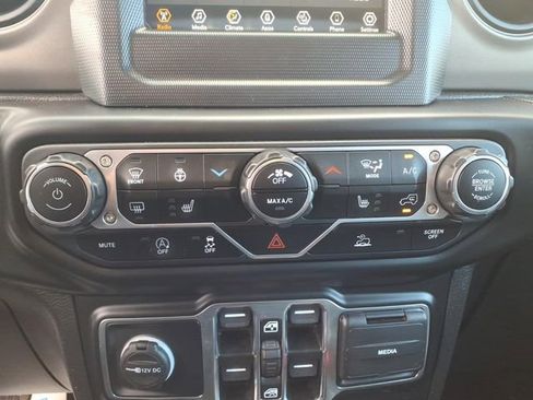 Certified 2022 Jeep Gladiator Sport AWD/4WD image 26