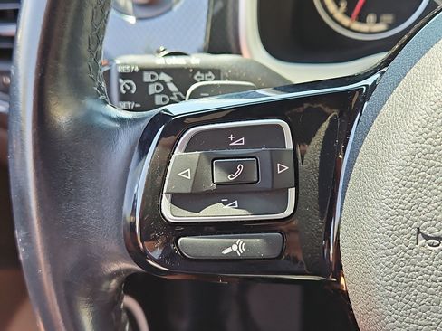 Used 2014 Volkswagen Beetle R-Line FWD image 17