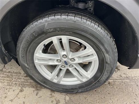 Used 2022 Ford Explorer XLT w/ Equipment Group 202A image 11