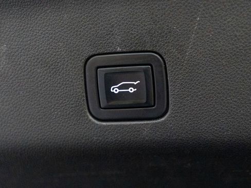 Used 2021 Chevrolet Suburban RST w/ Luxury Package image 45