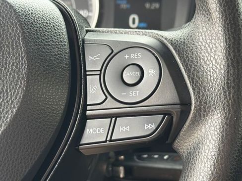 Used 2021 Toyota Corolla LE image 26