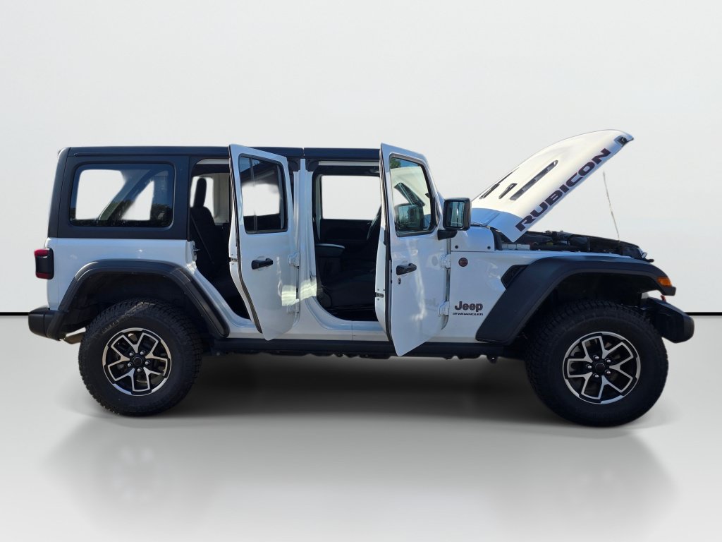 Used 2025 Jeep Wrangler Unlimited Rubicon AWD/4WD image 9