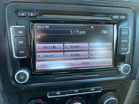 Used 2014 Volkswagen Golf 4-Door image 22